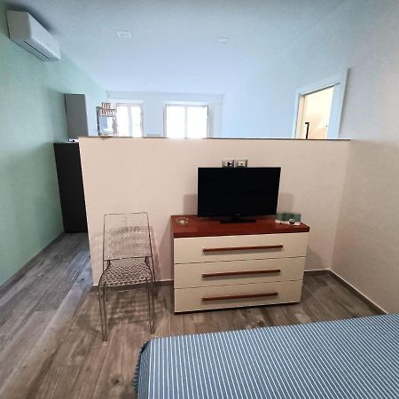 Апартаменти Bilocale Fronte Mare Джардіні-Наксос Екстер'єр фото