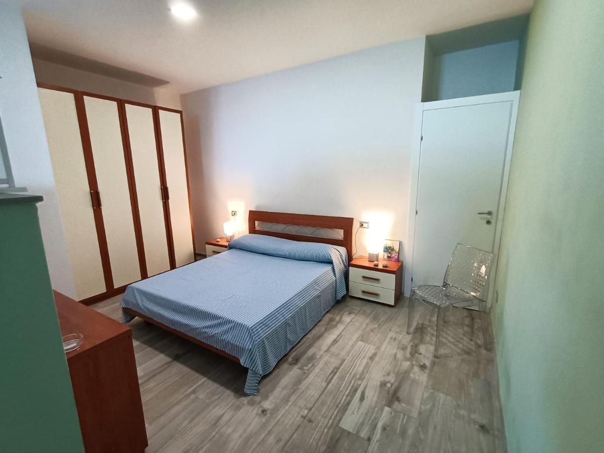 Апартаменти Bilocale Fronte Mare Джардіні-Наксос Екстер'єр фото